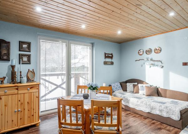 Ponúkame Vám na predaj krásnu murovanú dvojpodlažnú chatu v Košickej Novej Vsi.