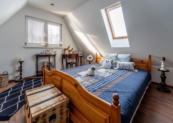 Ponúkame Vám na predaj krásnu murovanú dvojpodlažnú chatu v Košickej Novej Vsi.