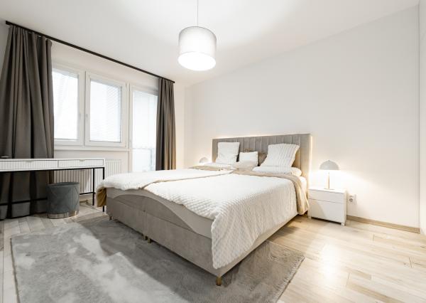 Prenájom - zrekonštruovaný 3i byt pri Novej Nemocnici