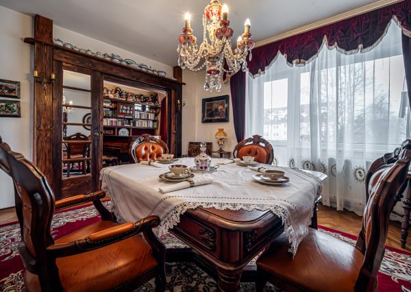 Výnimočný priestranný 4-izbový byt v srdci Vysokých Tatier  - Tatranskej Lomnici