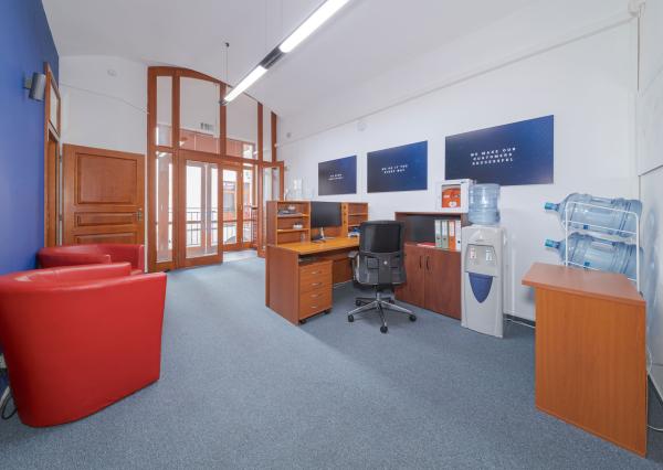 Reprezentatívne kancelárske priestory, prenájom, 303 m2, klimatizácia, parking v uzavretom dvore, Kováčska, Košice