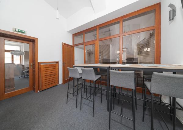 Reprezentatívne kancelárske priestory, prenájom, 303 m2, klimatizácia, parking v uzavretom dvore, Kováčska, Košice