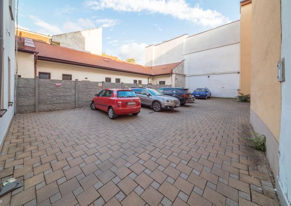 Reprezentatívne kancelárske priestory, prenájom, 303 m2, klimatizácia, parking v uzavretom dvore, Kováčska, Košice