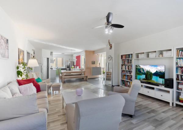 Na predaj moderný rodinný dom, ponúkajúci komfortné bývanie