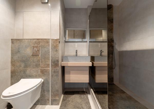 Ponúkame Vám priestranný 4i byt s loggiou na 7. poschodí na sídlisku KVP – Klimkovičova ul.