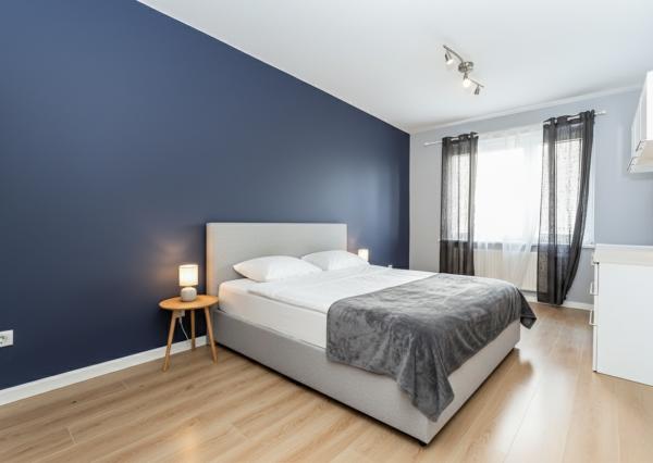 Ponúkame Vám priestranný 4i byt s loggiou na 7. poschodí na sídlisku KVP – Klimkovičova ul.