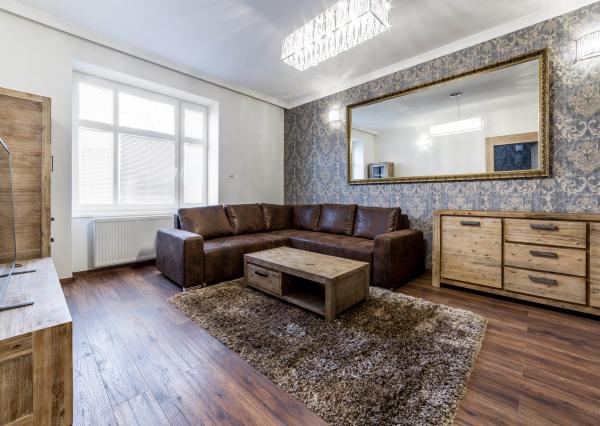 5-izbový byt na prenájom, historické centrum Košíc s parkovaním, 200m2