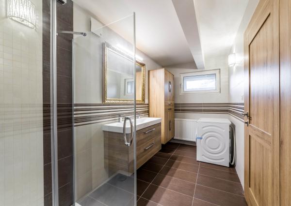 5-izbový byt na prenájom, historické centrum Košíc s parkovaním, 200m2