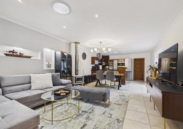 REZERVOVANÉ - Predaj rodinný dom s garážou, pozemok 406 m2, Široká ulica, Skalica