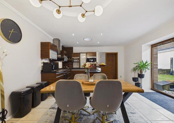 REZERVOVANÉ - Predaj rodinný dom s garážou, pozemok 406 m2, Široká ulica, Skalica