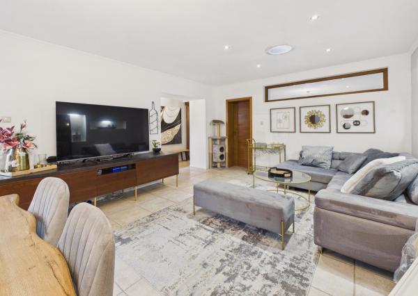 REZERVOVANÉ - Predaj rodinný dom s garážou, pozemok 406 m2, Široká ulica, Skalica