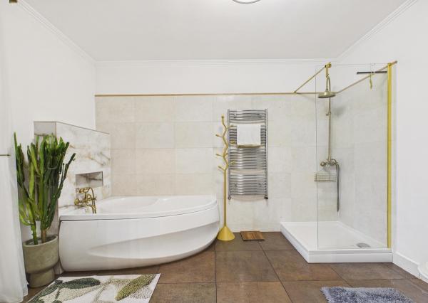 REZERVOVANÉ - Predaj rodinný dom s garážou, pozemok 406 m2, Široká ulica, Skalica