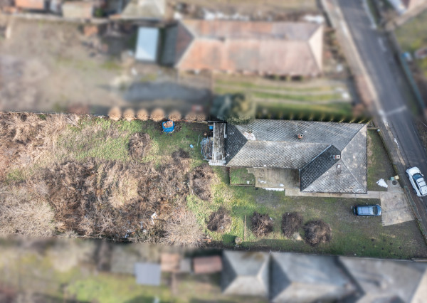 EXKLUZÍVNE vám ponúkame na predaj  rodinný dom v pôvodnom stave v obci Karcsa (Maďarsko)