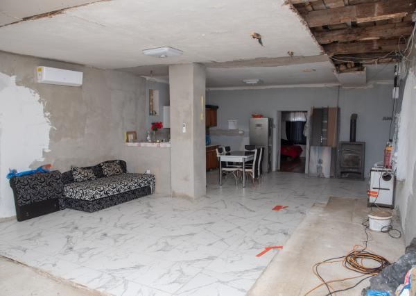 EXKLUZÍVNE vám ponúkame na predaj  rodinný dom v pôvodnom stave v obci Karcsa (Maďarsko)