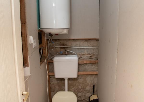 EXKLUZÍVNE vám ponúkame na predaj  rodinný dom v pôvodnom stave v obci Karcsa (Maďarsko)