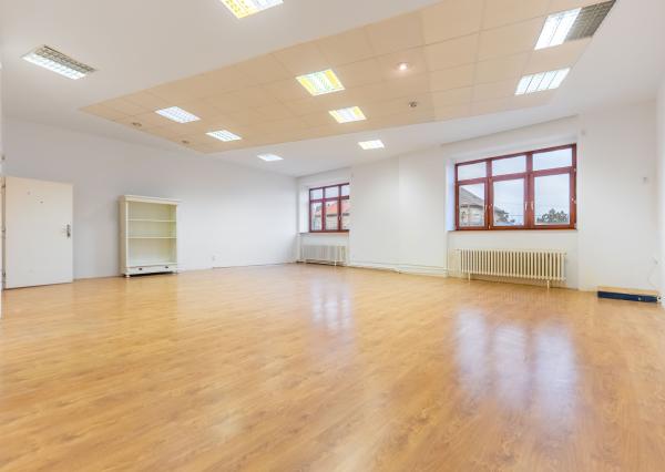 PONUKA PRENÁJMU OBCHODNÝCH PRIESTOROV V CÍFERI • 80 m2 v polyfunkčnej budove v centre dediny