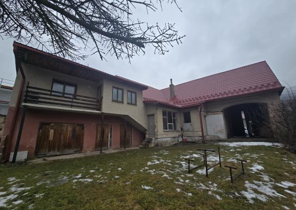 REZERVOVANÉ - Exkluzívne na predaj rodinný dom po čiastočnej rekonštrukcii v obci Holumnica, okres Kežmarok