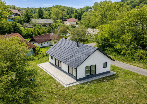 EXKLUZÍVNE NA PREDAJ: Rozostavaný rodinný dom v obci Ilija, okres Banská Štiavnica