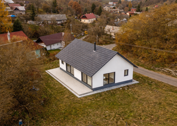 EXKLUZÍVNE NA PREDAJ: Rozostavaný rodinný dom v obci Ilija, okres Banská Štiavnica