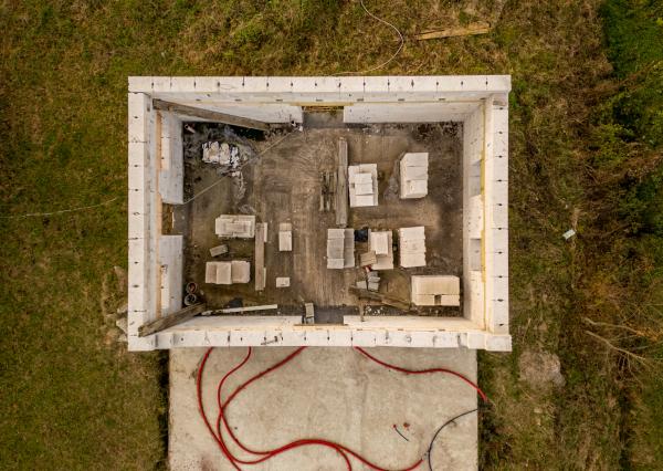 EXKLUZÍVNE NA PREDAJ: Rozostavaný rodinný dom v obci Ilija, okres Banská Štiavnica