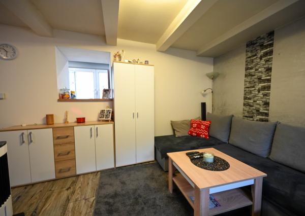 PREDAJ, INVESTIČNÁ NEHNUTEĽNOSŤ S OKAMŽITÝM VÝNOSOM, RODINNÝ DOM – 3 BYTOVÉ JEDNOTKY POD JEDNOU STRECHOU, Hlohovec