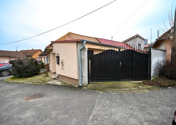 PREDAJ, INVESTIČNÁ NEHNUTEĽNOSŤ S OKAMŽITÝM VÝNOSOM, RODINNÝ DOM – 3 BYTOVÉ JEDNOTKY POD JEDNOU STRECHOU, Hlohovec