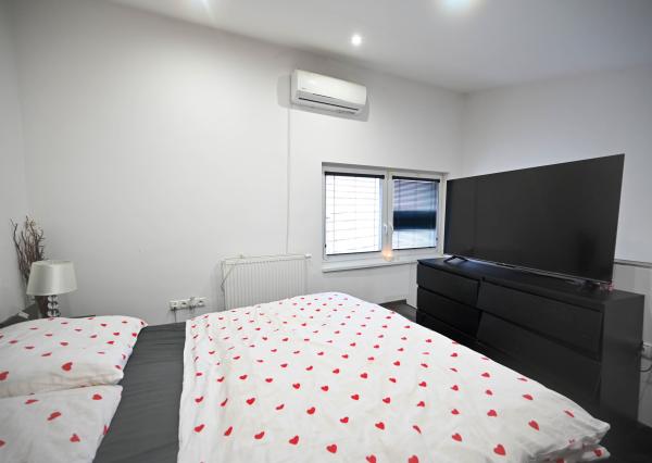 PREDAJ, INVESTIČNÁ NEHNUTEĽNOSŤ S OKAMŽITÝM VÝNOSOM, RODINNÝ DOM – 3 BYTOVÉ JEDNOTKY POD JEDNOU STRECHOU, Hlohovec