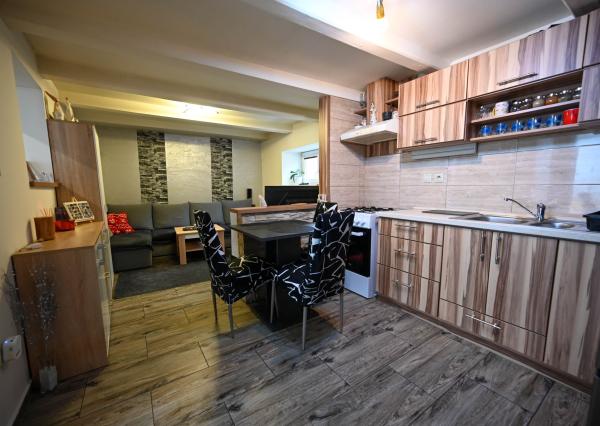 PREDAJ, INVESTIČNÁ NEHNUTEĽNOSŤ S OKAMŽITÝM VÝNOSOM, RODINNÝ DOM – 3 BYTOVÉ JEDNOTKY POD JEDNOU STRECHOU, Hlohovec