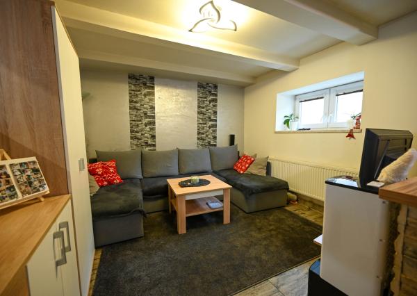 PREDAJ, INVESTIČNÁ NEHNUTEĽNOSŤ S OKAMŽITÝM VÝNOSOM, RODINNÝ DOM – 3 BYTOVÉ JEDNOTKY POD JEDNOU STRECHOU, Hlohovec