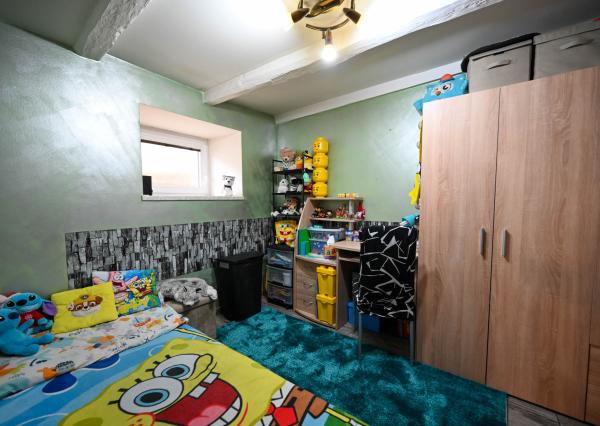 PREDAJ, INVESTIČNÁ NEHNUTEĽNOSŤ S OKAMŽITÝM VÝNOSOM, RODINNÝ DOM – 3 BYTOVÉ JEDNOTKY POD JEDNOU STRECHOU, Hlohovec