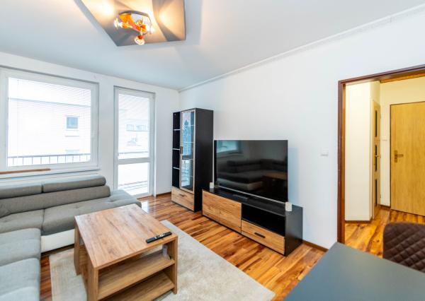 REZERVOVANÉ - 1-izbový byt po rekonštrukcii - Sečovce, Obchodná ulica, 31 m2!