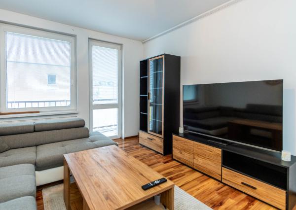 REZERVOVANÉ - 1-izbový byt po rekonštrukcii - Sečovce, Obchodná ulica, 31 m2!