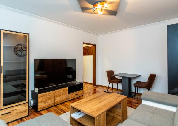 REZERVOVANÉ - 1-izbový byt po rekonštrukcii - Sečovce, Obchodná ulica, 31 m2!