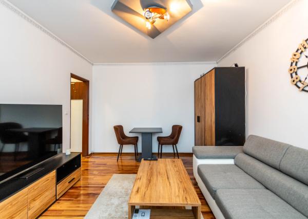 REZERVOVANÉ - 1-izbový byt po rekonštrukcii - Sečovce, Obchodná ulica, 31 m2!