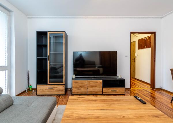 REZERVOVANÉ - 1-izbový byt po rekonštrukcii - Sečovce, Obchodná ulica, 31 m2!