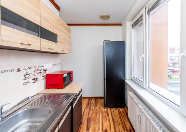 REZERVOVANÉ - 1-izbový byt po rekonštrukcii - Sečovce, Obchodná ulica, 31 m2!