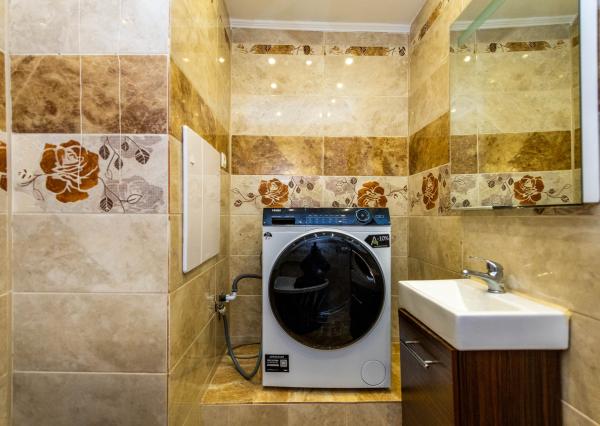 REZERVOVANÉ - 1-izbový byt po rekonštrukcii - Sečovce, Obchodná ulica, 31 m2!