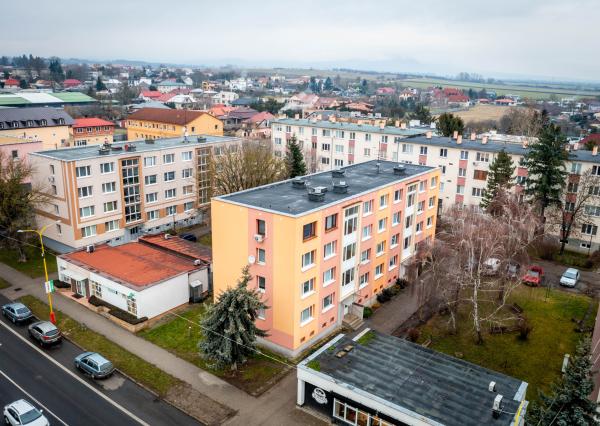 REZERVOVANÉ - 1-izbový byt po rekonštrukcii - Sečovce, Obchodná ulica, 31 m2!