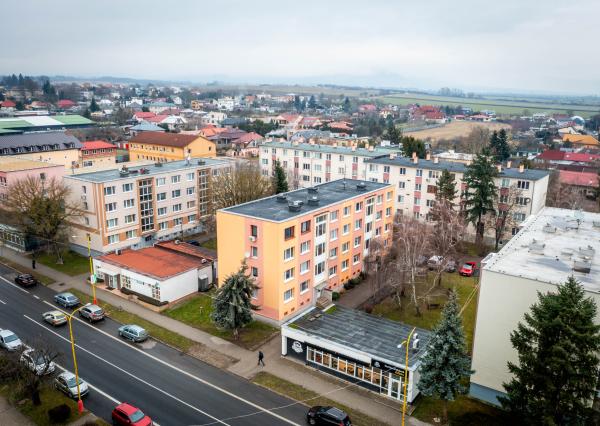 REZERVOVANÉ - 1-izbový byt po rekonštrukcii - Sečovce, Obchodná ulica, 31 m2!