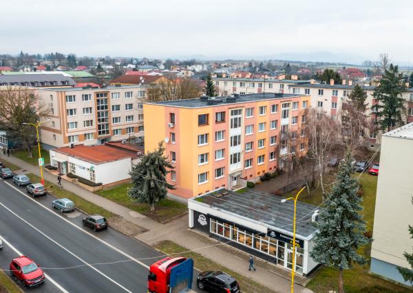 REZERVOVANÉ - 1-izbový byt po rekonštrukcii - Sečovce, Obchodná ulica, 31 m2!