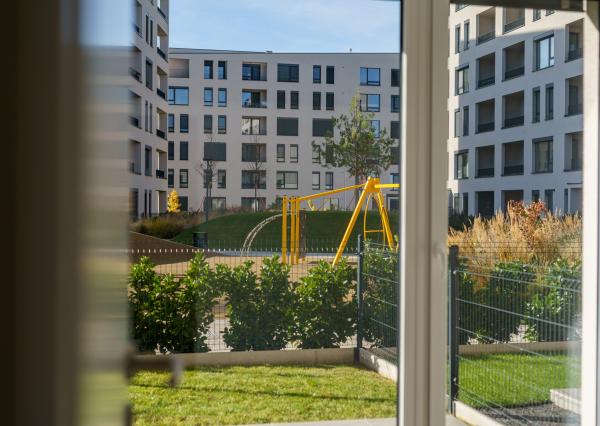 NA PREDAJ NOVOSTAVBA 2-izbový byt 62,38m2 s predzáhradkou, pivnicou a park. státím v projekte Prúdy, ul. Včelárska Trnava