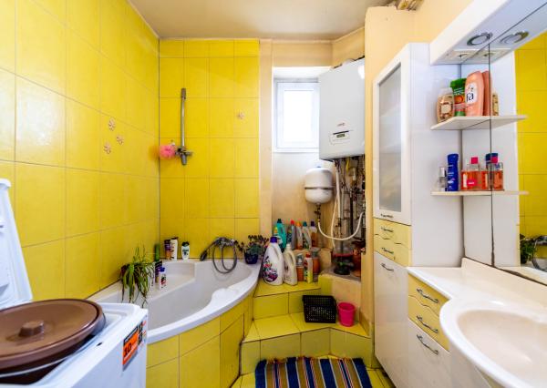 Exkluzívne Vám ponúkame na predaj 3 izbový byt s loggiou a záhradkou v Kamenici nad Cirochou.