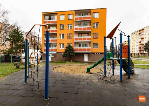 Exkluzívne Vám ponúkame na prenájom 3 izbový byt s loggiou   v Humennom.