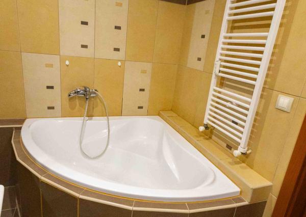 Exkluzívne Vám ponúkame na prenájom 3 izbový byt s loggiou   v Humennom.