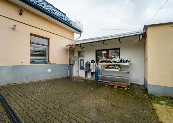 Obchodná budova na predaj