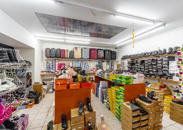 Obchodná budova na predaj