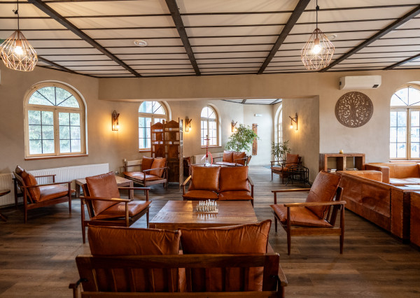 NA PREDAJ – Polyfunkčný objekt, Banská Štiavnica – Križovatka