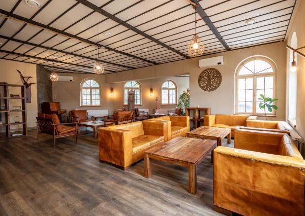 NA PREDAJ – Polyfunkčný objekt, Banská Štiavnica – Križovatka