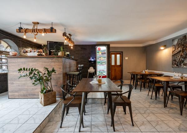 NA PREDAJ – Polyfunkčný objekt, Banská Štiavnica – Križovatka