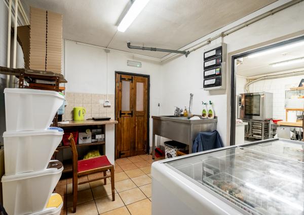 NA PREDAJ – Polyfunkčný objekt, Banská Štiavnica – Križovatka